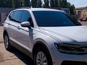 Авто Volkswagen Tiguan 2018 № 8964972
