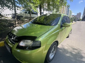 Авто Chevrolet Aveo 2005 № 8965105