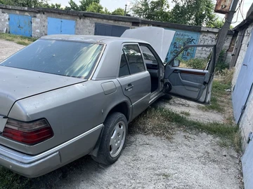 Авто Mercedes 220 1992 № 8965718