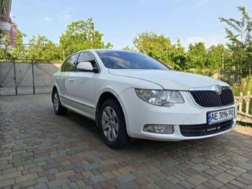 Авто Skoda Superb 2012 № 8965728