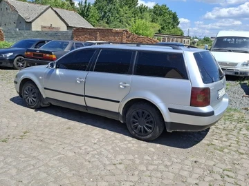 Авто Volkswagen Passat Hatchback 2003 № 8966143