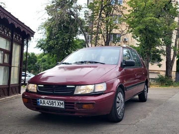Авто Mitsubishi Space Wagon 1992 № 8966285
