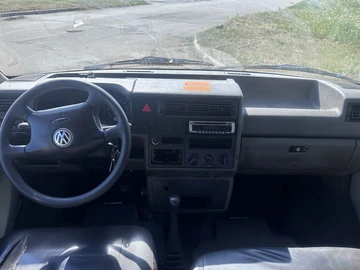Авто Volkswagen Transporter 2000 № 8966575