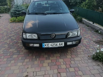 Авто Volkswagen Passat Sedan 1992 № 8967253
