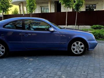 Авто Mercedes Clk Серия 2000 № 8967367