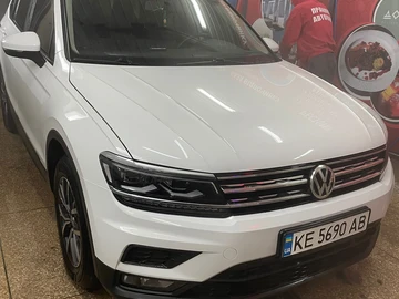 Авто Volkswagen Tiguan 2021 № 8967775