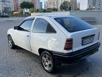 Авто Opel Kadett 1987 № 8968404