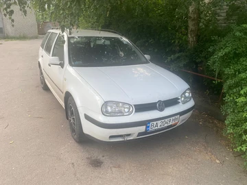 Авто Volkswagen Golf 1999 № 8968840