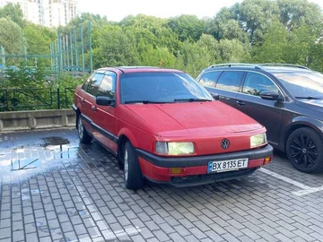 Авто Volkswagen Passat Sedan 1988 № 8970025
