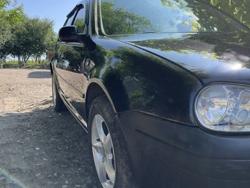 Авто Volkswagen Golf 1999 № 8970091