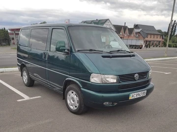 Авто Volkswagen Transporter 2000 № 8970093