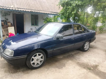 Авто Opel Rekord 1990 № 8970159