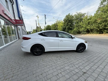 Авто Hyundai Elantra 2017 № 8970496