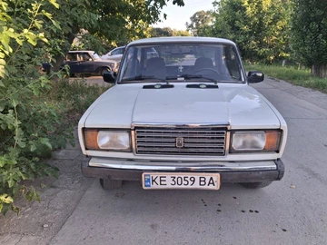 Авто ВАЗ 2107 1998 № 8971313