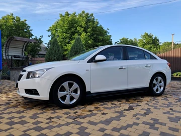 Авто Chevrolet Cruze 2011 № 8971767