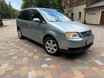 Авто Volkswagen Touran 2007 № 8972799