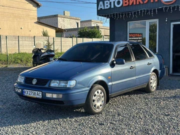 Авто Volkswagen Passat Sedan 1994 № 8973600