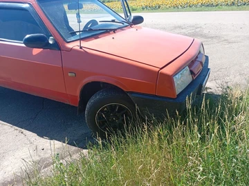 Авто ВАЗ 21081 1992 № 8973852