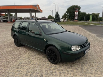 Авто Volkswagen Golf 2000 № 8974013
