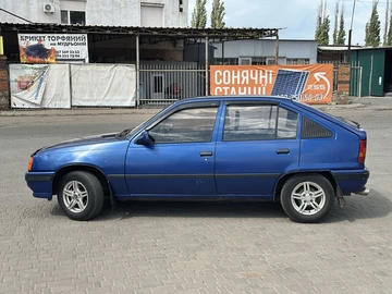 Авто Opel Admiral 1987 № 8974448