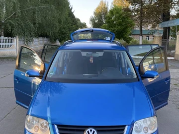 Авто Volkswagen Touran 2025 № 8975133