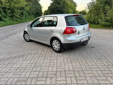 Авто Volkswagen Golf 2004 № 8975293