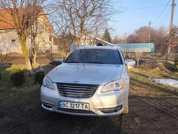 Авто Chrysler 200 2012 № 8975425