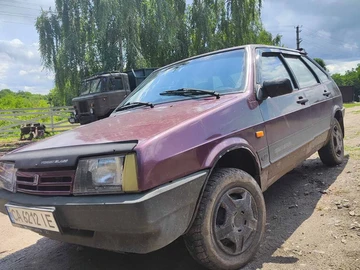 Авто ВАЗ 2109 1995 № 8975654