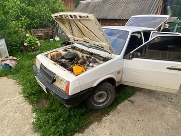 Авто ВАЗ 2109 1998 № 8975786