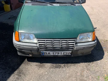 Авто Opel Kadett 1986 № 8976243