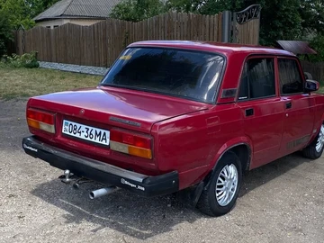 Авто ВАЗ 2107 1992 № 8976414