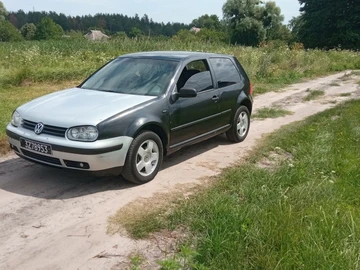 Авто Volkswagen Golf 1999 № 8977499