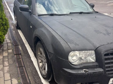 Авто Chrysler 300C 2006 № 8977708