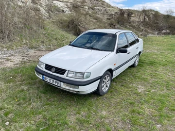 Авто Volkswagen Passat Sedan 1994 № 8977926