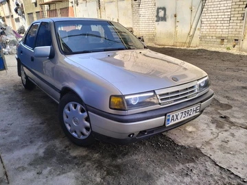 Авто Opel Vectra 1990 № 8978208