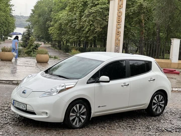 Авто Nissan Leaf 2015 № 8978581
