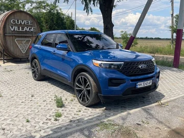 Авто Ford Explorer 2021 № 8979021