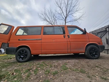 Авто Volkswagen Transporter 2000 № 8979271