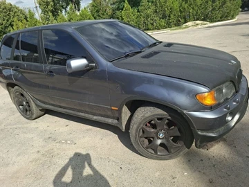 Авто BMW X5 2000 № 8979291