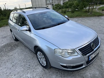 Авто Volkswagen Passat Variant 2006 № 8979459