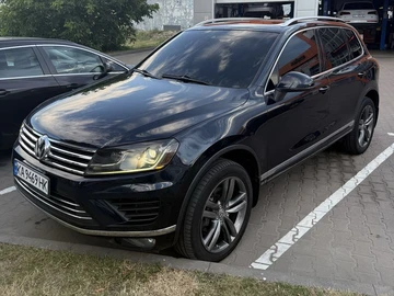 Авто Volkswagen Touareg 2015 № 8979615