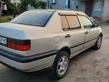 Авто Volkswagen Vento 1995 № 8979760