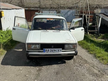 Авто ВАЗ 2105 1982 № 8979923