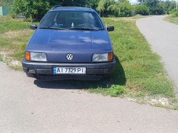 Авто Volkswagen Passat Variant 1992 № 8979930