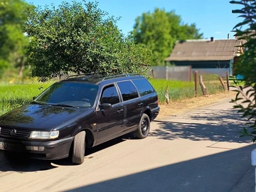 Авто Volkswagen Passat Variant 1994 № 8979972