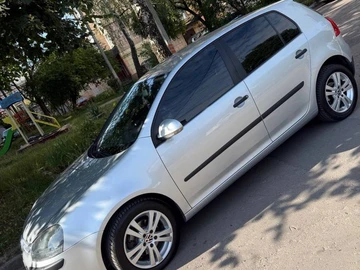 Авто Volkswagen Golf 2004 № 8980362