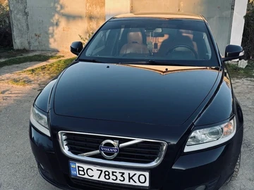 Авто Volvo V50 2011 № 8980462