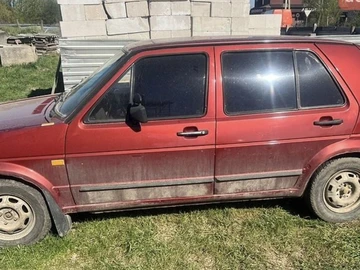 Авто Volkswagen Golf 2000 № 8980822