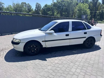 Авто Opel Vectra 1997 № 8981081
