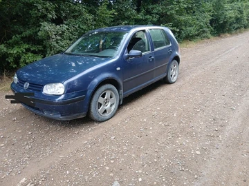 Авто Volkswagen Golf 2000 № 8981170
